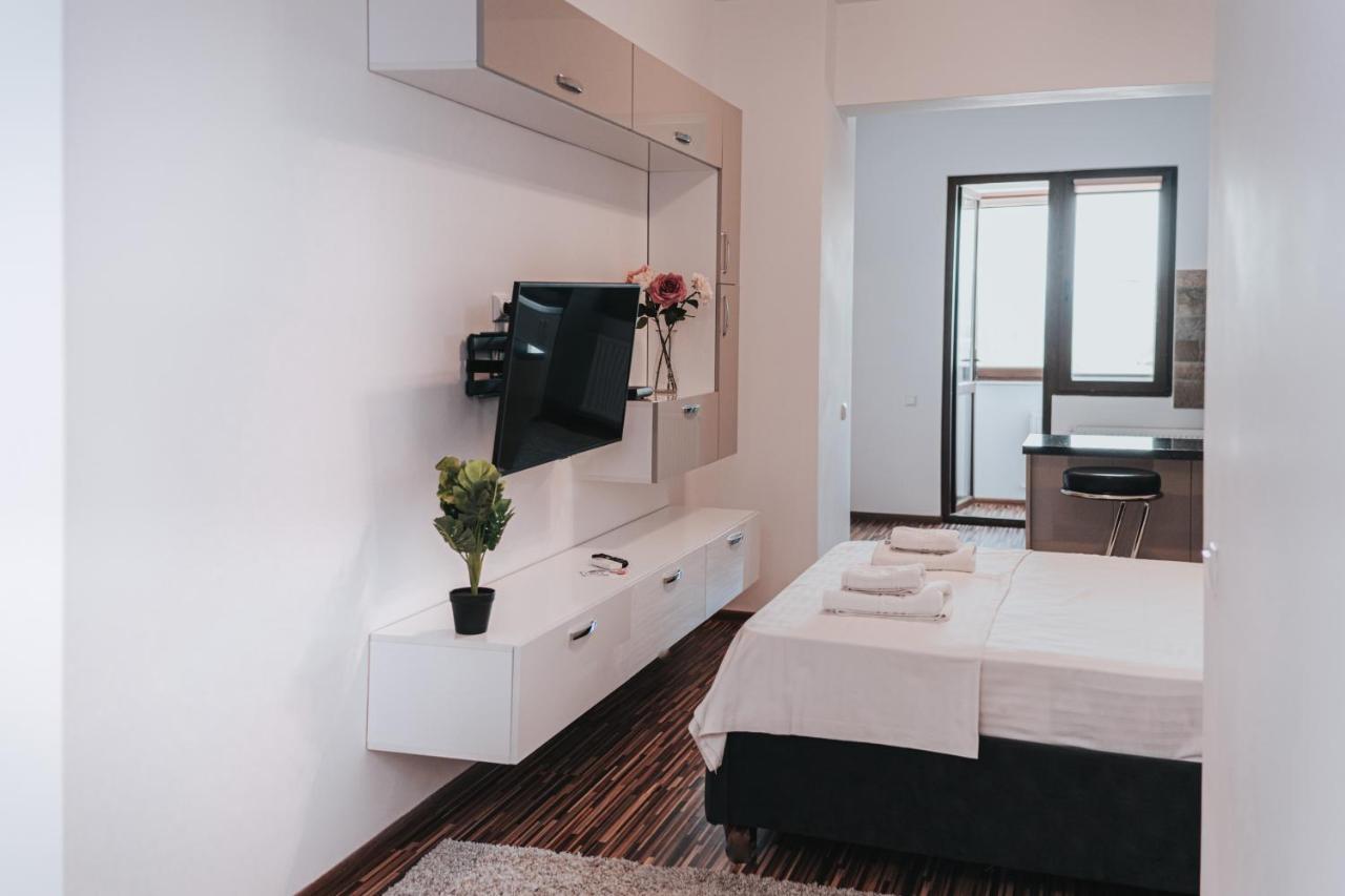 Urban Apartments And Studios - City Center 雅西 外观 照片