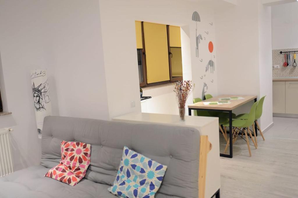 Urban Apartments And Studios - City Center 雅西 外观 照片